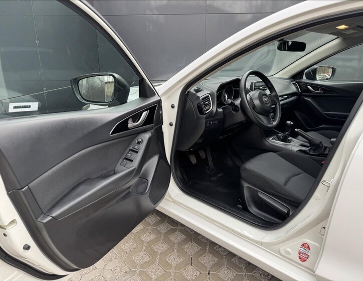 Mazda 3 Hatchback 1,5 l 74 kw