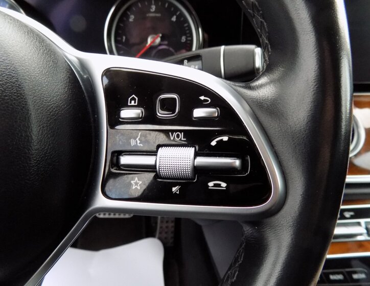 Mercedes-Benz Třídy E 28