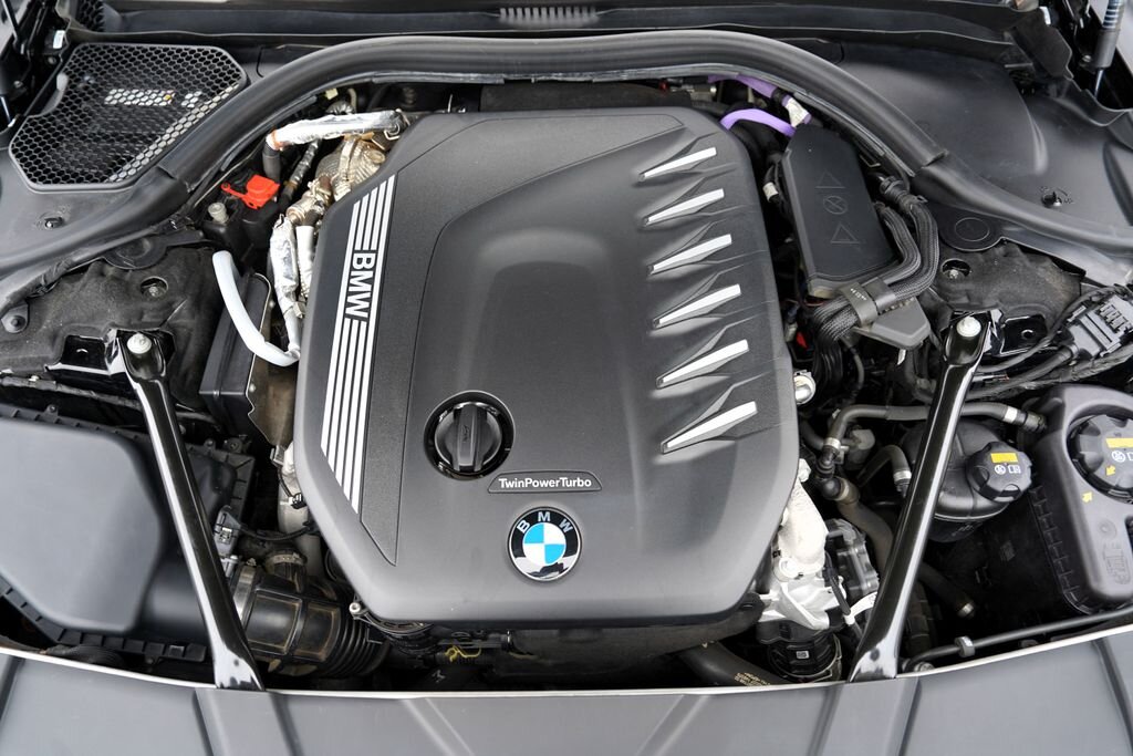 BMW Řada 7 Sedan 3,0 l 210 kw