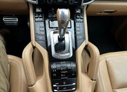 Porsche Cayenne Kombi 4,8 l 294 kw