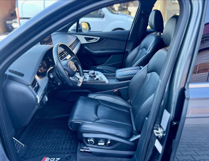 Audi SQ7 SUV / Terénní 4,0 l 320 kw