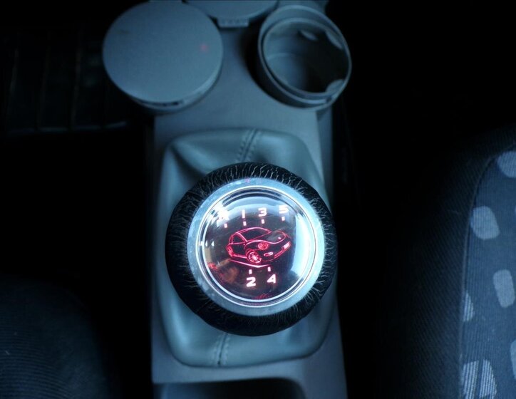 Volkswagen New Beetle Hatchback 2,0 l 85 kw