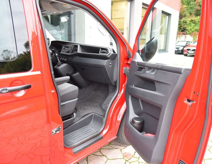 Volkswagen Multivan 15