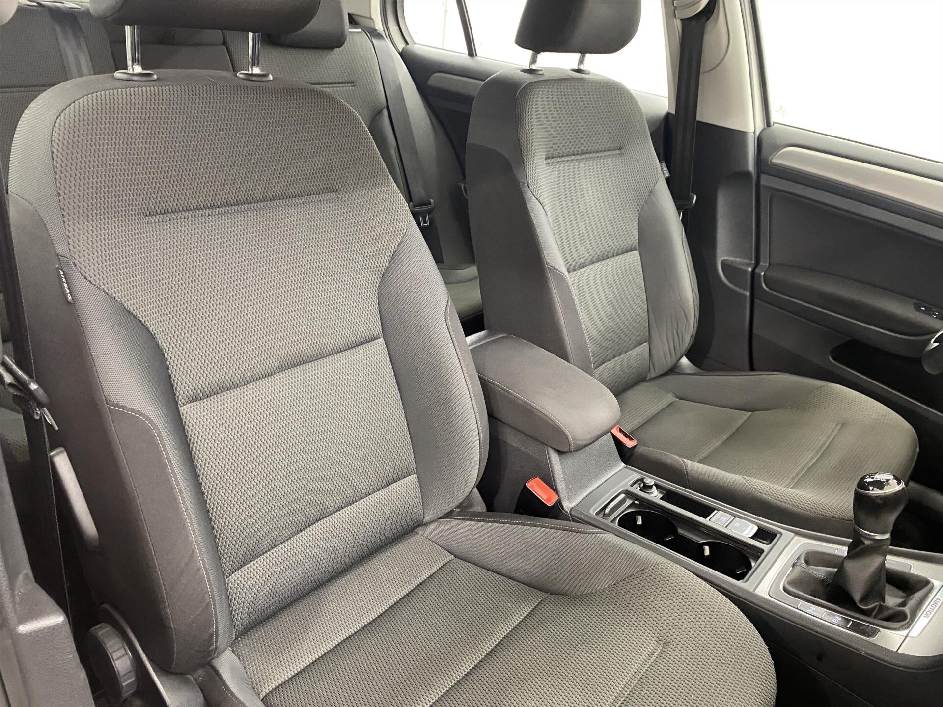 Volkswagen Golf Hatchback 1,6 l 77 kw