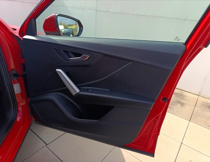 Audi Q2 SUV / Terénní 999,0 85 kw