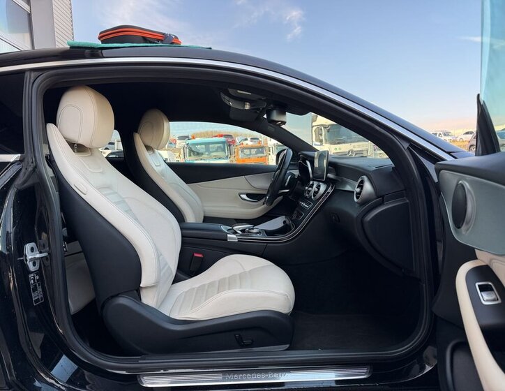 Mercedes-Benz Třídy C Kupé 2,1 l 150 kw