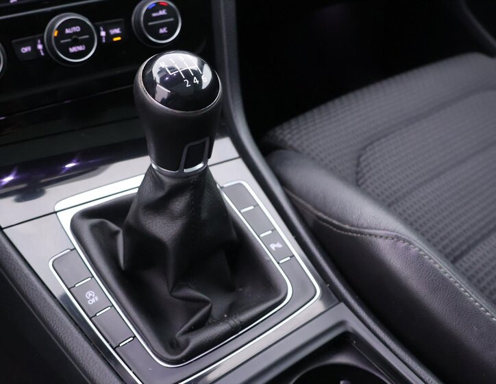 Volkswagen Golf Kombi 1,2 l 81 kw