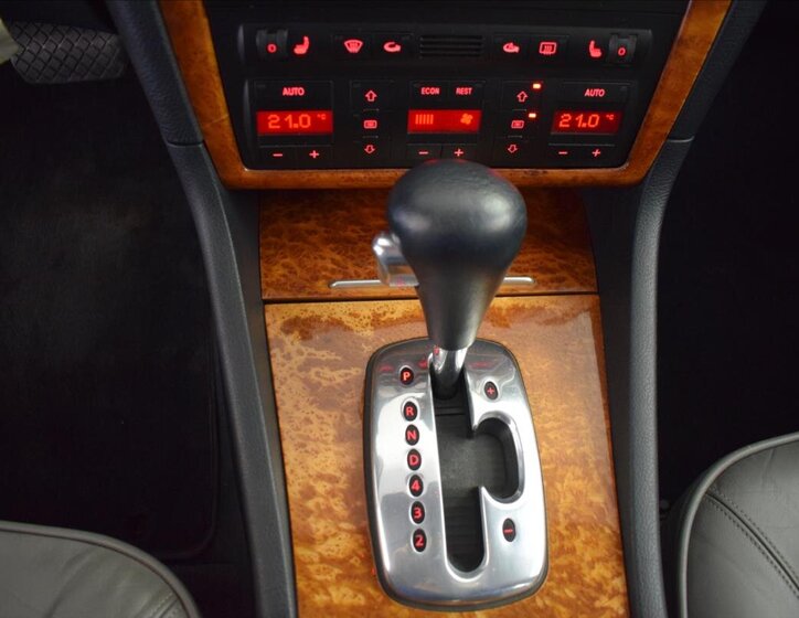 Audi S8 Sedan / Limuzína 4,2 l 265 kw