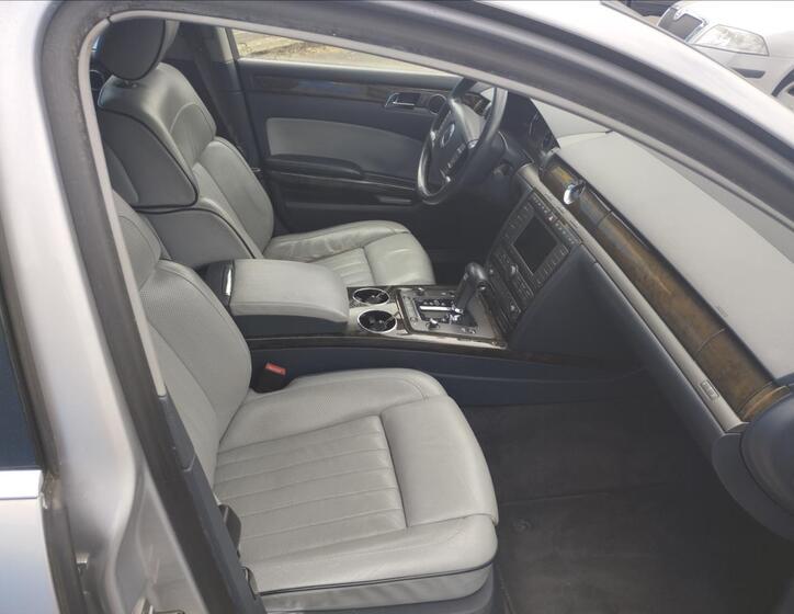 Volkswagen Phaeton 8