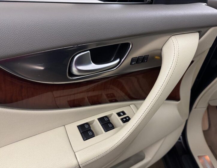Infiniti FX37 30