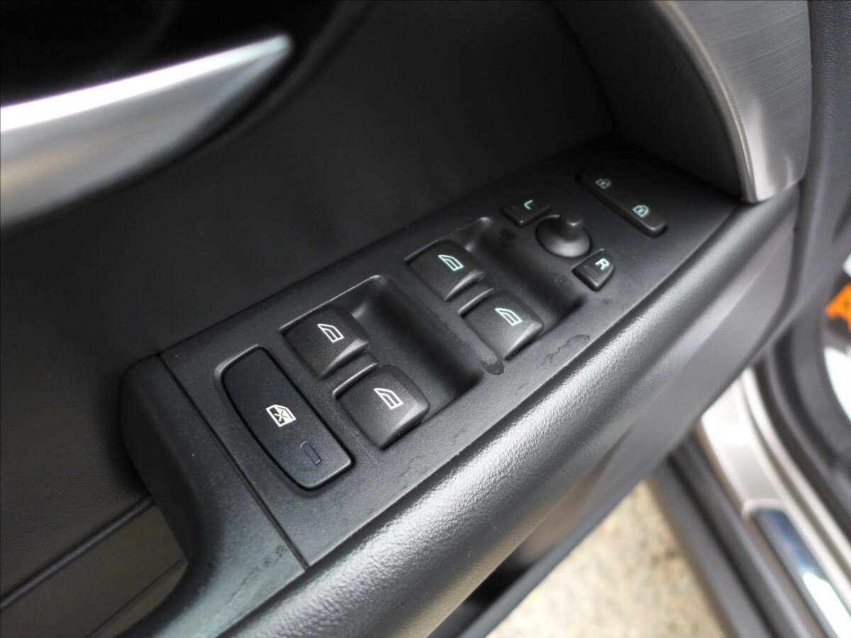 Volvo XC70 Kombi 2,4 l 120 kw