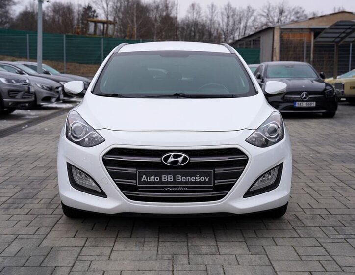 Hyundai i30 Kombi 1,6 l 99 kw