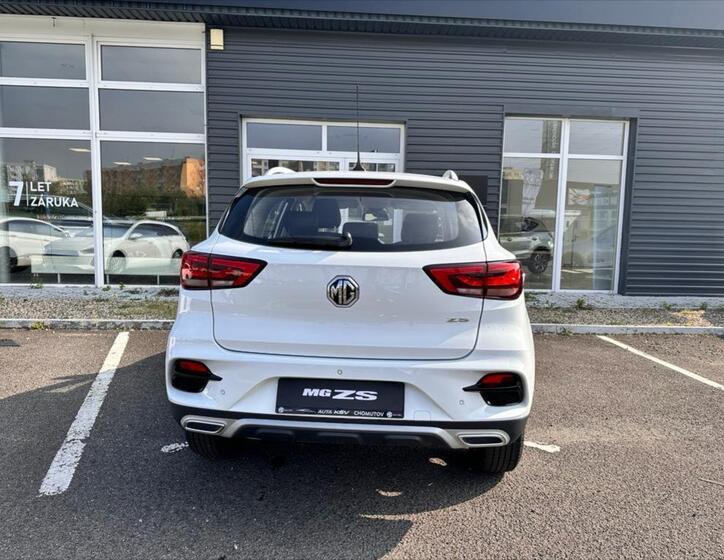 MG ZS 4