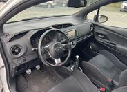Toyota Yaris 8