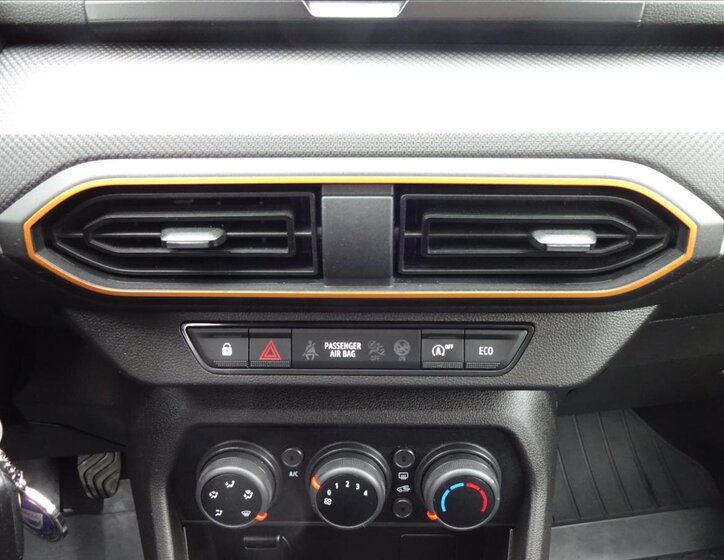 Dacia Sandero Hatchback 999,0 67 kw