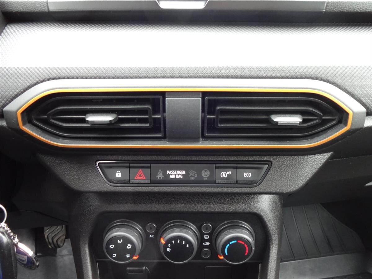 Dacia Sandero Hatchback 999,0 67 kw