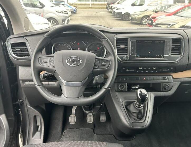 Toyota ProAce Verso 32