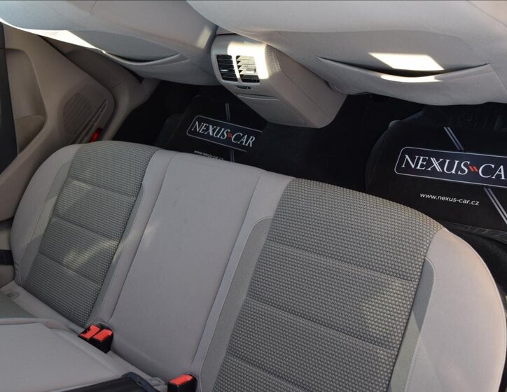 Volkswagen Golf Kombi 1,6 l 66 kw