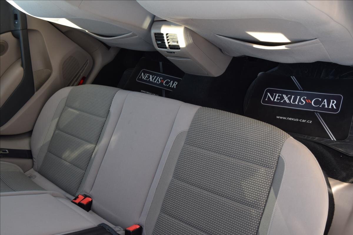 Volkswagen Golf Kombi 1,6 l 66 kw