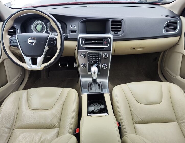 Volvo V60 Kombi 2,0 l 120 kw