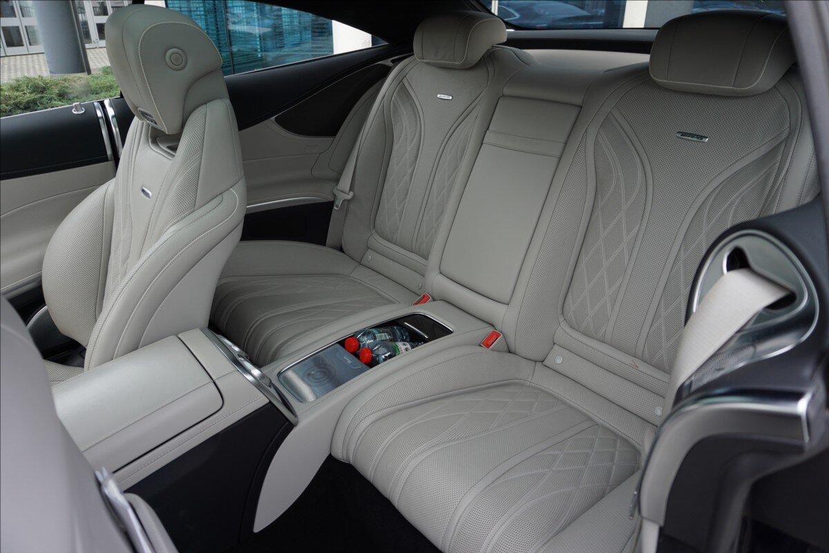 Mercedes-Benz Třídy S Kupé 4,0 l 450 kw