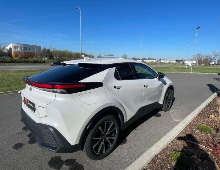 Toyota C-HR SUV / Terénní 2,0 l 112 kw