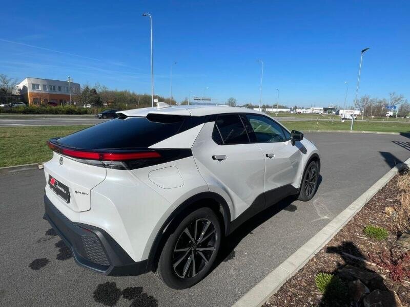 Toyota C-HR SUV / Terénní 2,0 l 112 kw