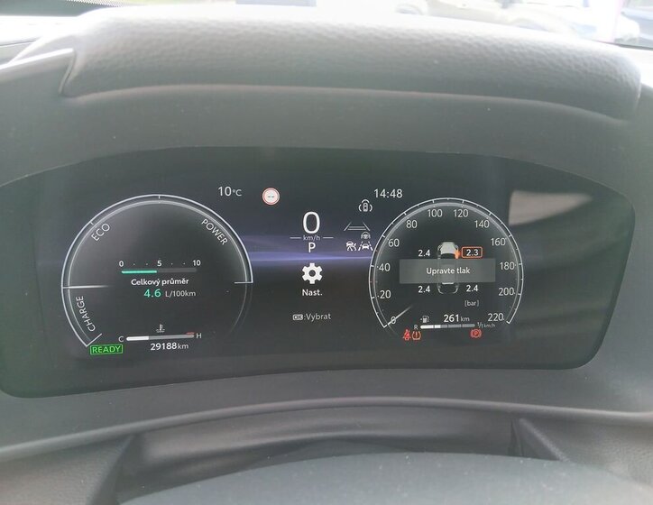 Toyota C-HR SUV / Terénní 1,8 l 72 kw