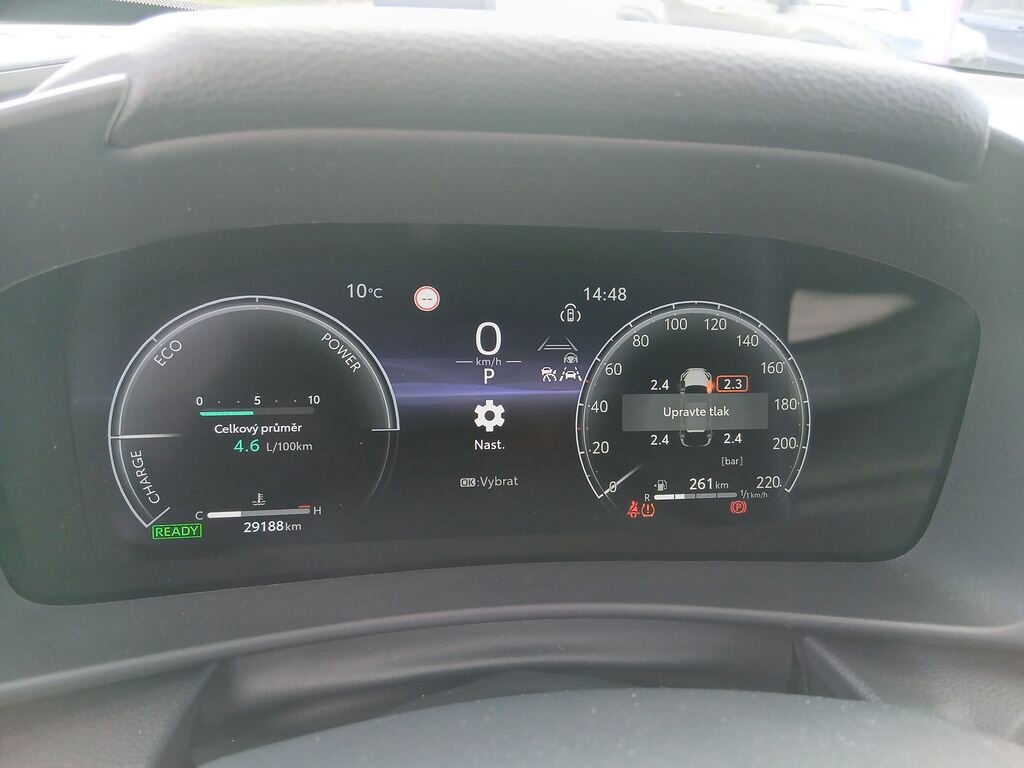 Toyota C-HR SUV / Terénní 1,8 l 72 kw