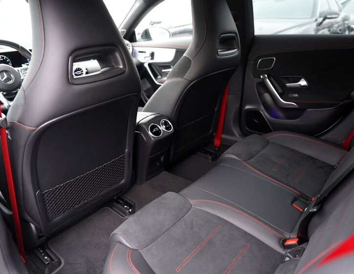 Mercedes-Benz CLA Sedan 2,0 l 340 kw