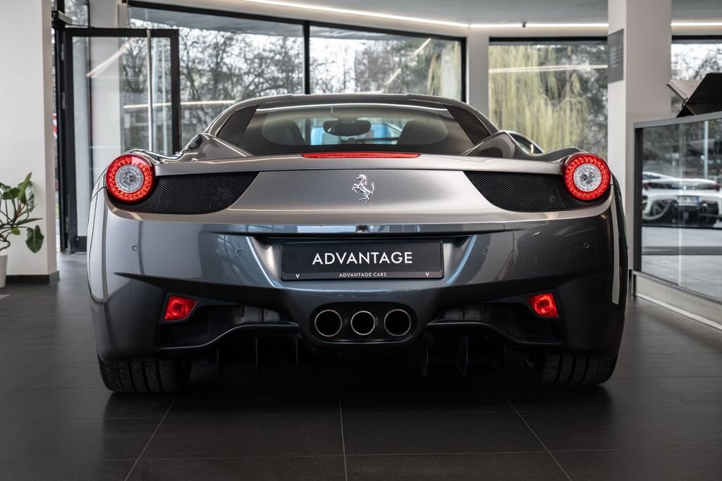 Ferrari 458 Kupé 4,5 l 416 kw