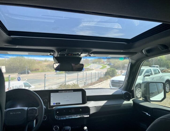 Toyota Land Cruiser 23