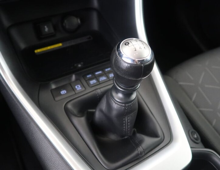 Toyota RAV4 SUV 2,0 l 129 kw