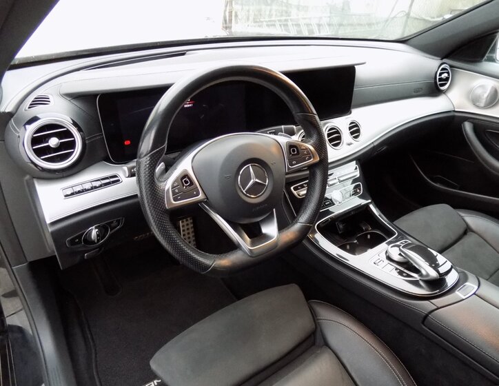 Mercedes-Benz Třídy E Sedan 3,0 l 190 kw
