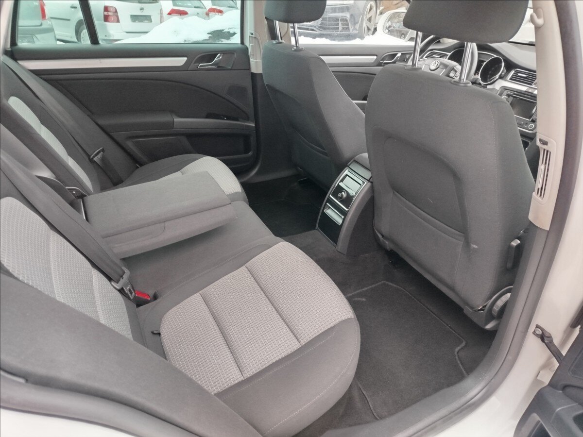 Škoda Superb Kombi 2,0 l 103 kw