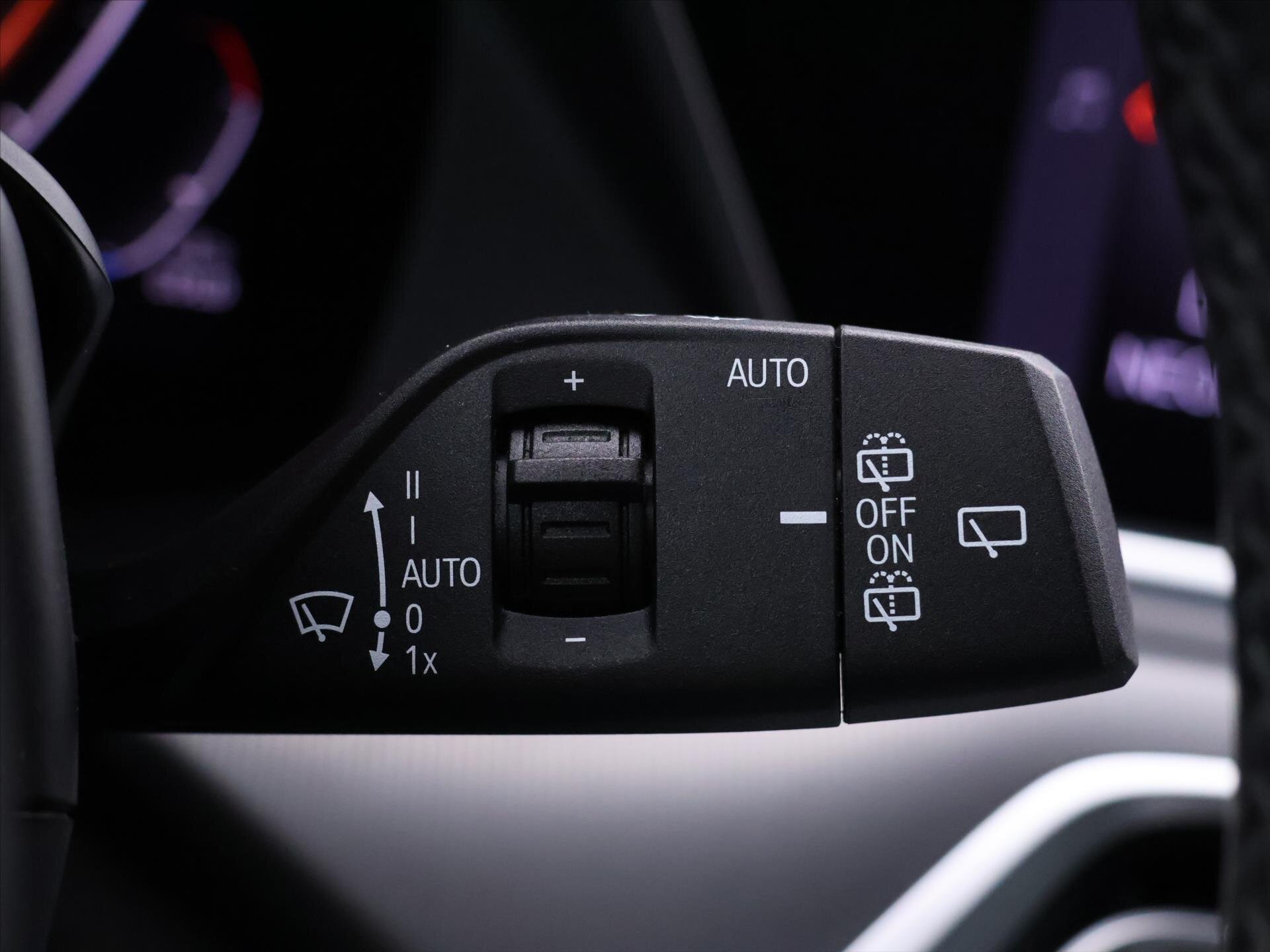 BMW X5 SUV / Terénní 3,0 l 195 kw