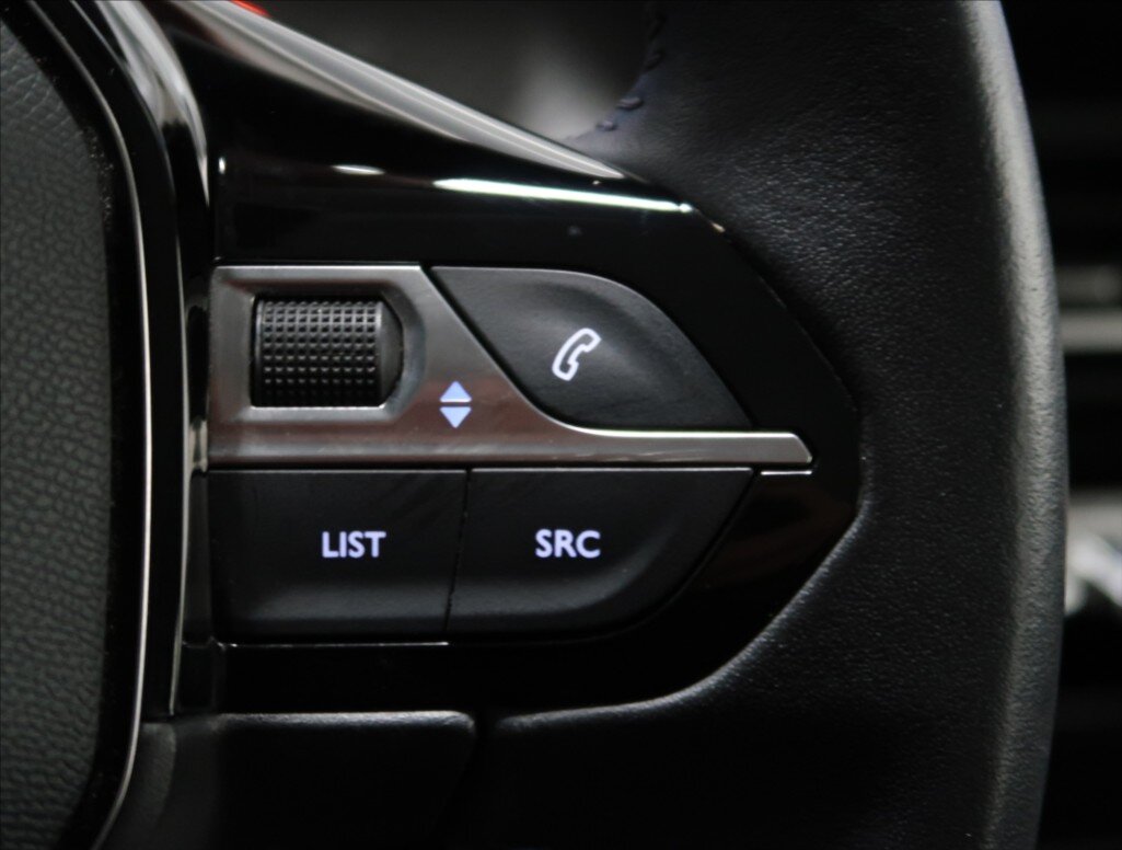 Peugeot 2008 SUV / Terénní 1,2 l 74 kw