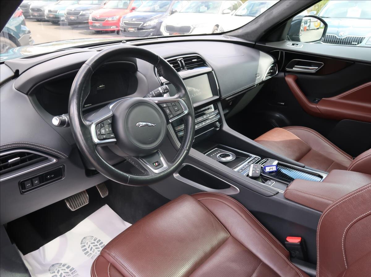 Jaguar F-Pace SUV / Terénní 3,0 l 280 kw