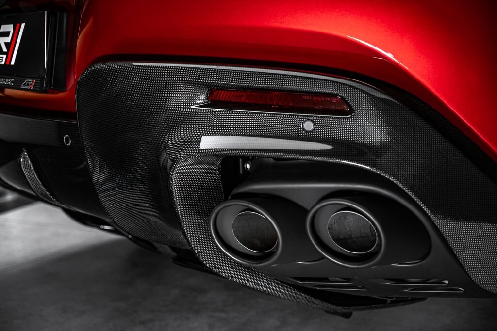 Ferrari Ostatní SUV / Terénní 6,5 l 529 kw