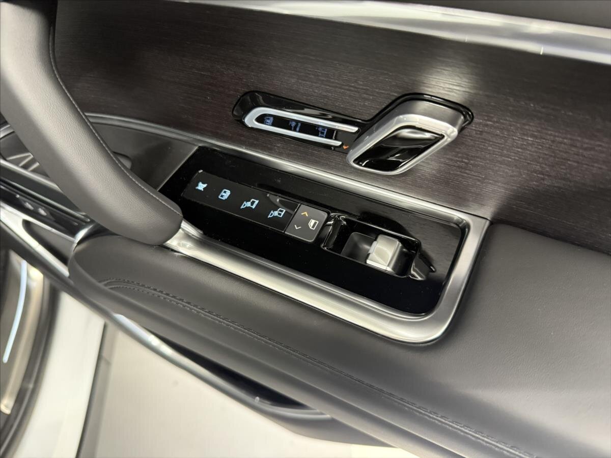 Land Rover Range Rover SUV / Terénní 3,0 l 221 kw