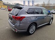 Mitsubishi Outlander SUV / Terénní 2,4 l 165 kw