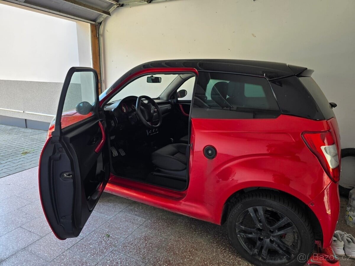 Ligier JS 50 L Hatchback 0,0 0