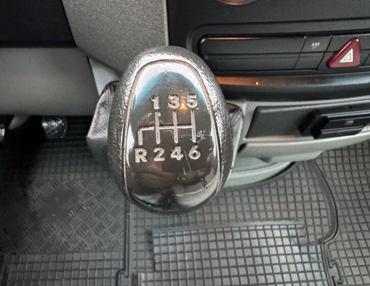 Volkswagen Crafter Valník 2,5 l 80 kw