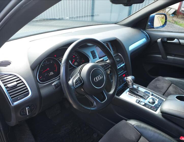 Audi Q7 10