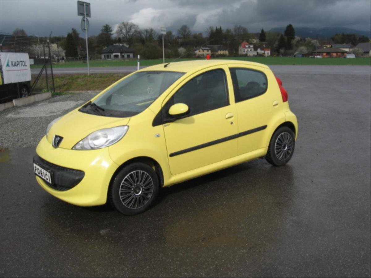 Peugeot 107 Hatchback 998,0 50 kw