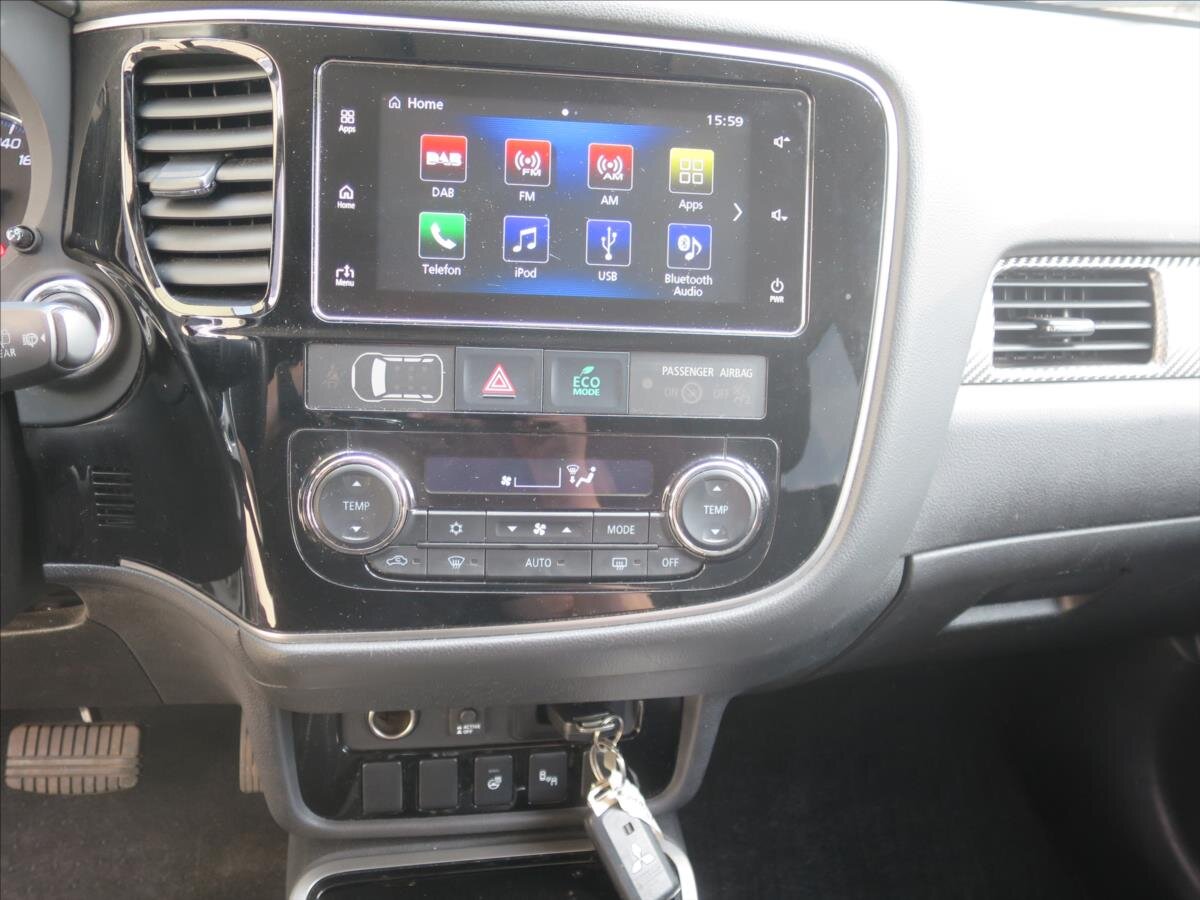 Mitsubishi Outlander SUV / Terénní 2,3 l 110 kw