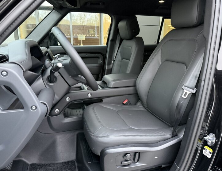 Land Rover Defender SUV 3,0 l 257 kw
