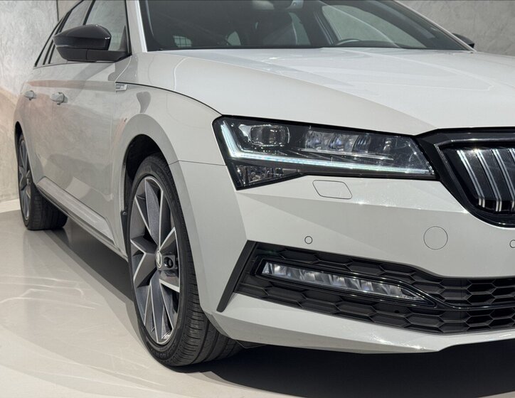 Škoda Superb Kombi 1,4 l 160 kw