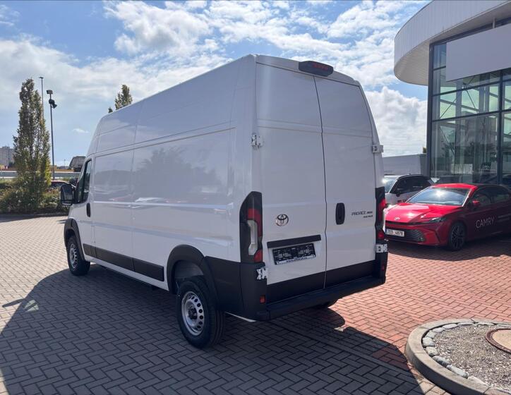 Toyota Proace Max 5