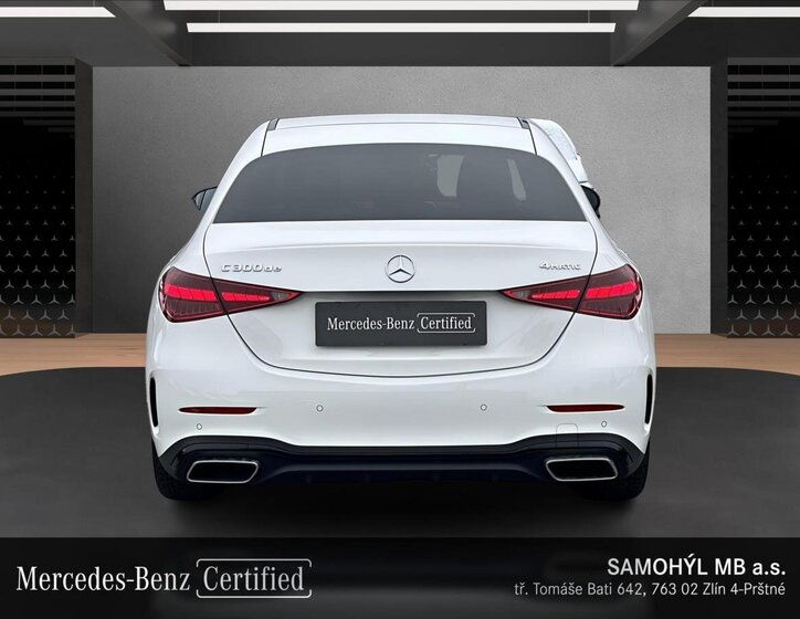 Mercedes-Benz Třídy C Sedan 2,0 l 145 kw